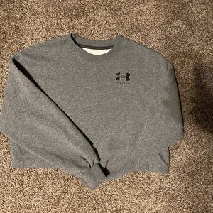 Women’s Under Armour Crop Sweatshirt. Never worn.